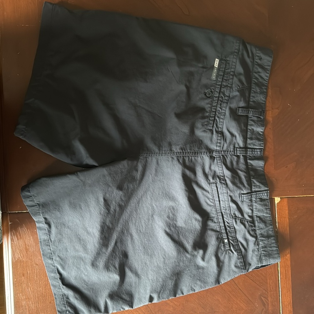 Hurley Dri-Fit black performance shorts - Picture 2 of 2